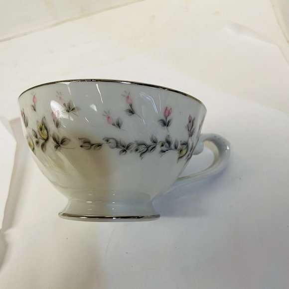 Style House Tea Cup Fine Chias Picardy Made in Japan White Tiny Flowers - Picture 2 of 5